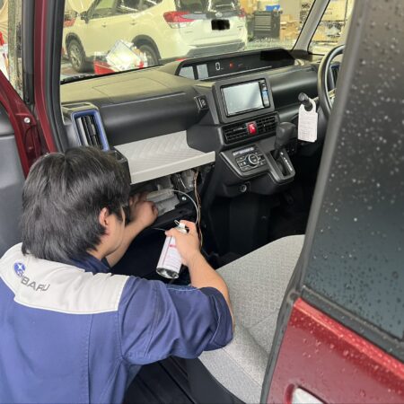 クルマのエアコンクリーニングのすすめ